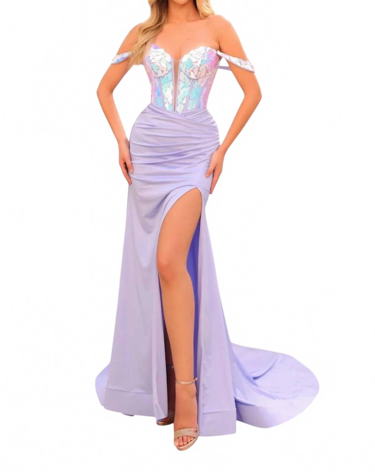 Приталенное платье с открытыми плечами и зеркальными вставками цвета барвинка AMARRA, Periwinkle
Приталенное платье с открытыми плечами и зеркальными вставками цвета барвинка AMARRA, Periwinkle