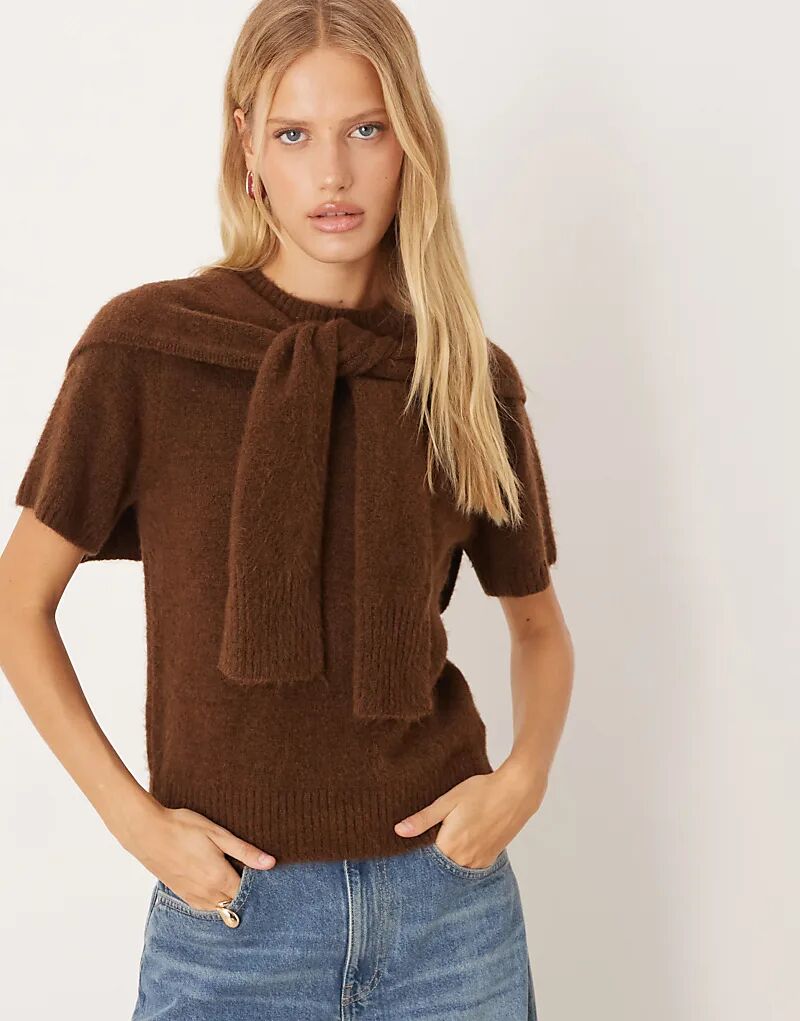 Вязаный топ цвета Mango с шарфом шоколадного цвета
Вязаный топ цвета Mango с шарфом шоколадного цвета
