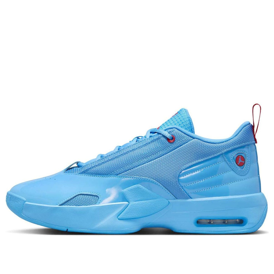 Кроссовки Air Jordan Max Aura 6 'University Blue Red', синий
Кроссовки Air Jordan Max Aura 6 'University Blue Red', синий