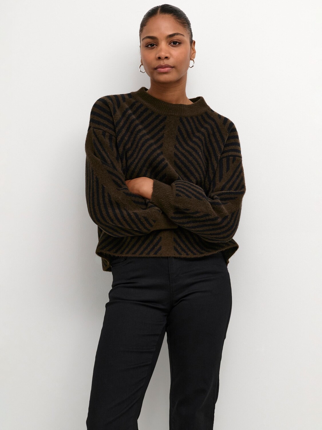 Вера Джемпер KAFFE, ява/черная полоса
Вера Джемпер KAFFE, ява/черная полоса