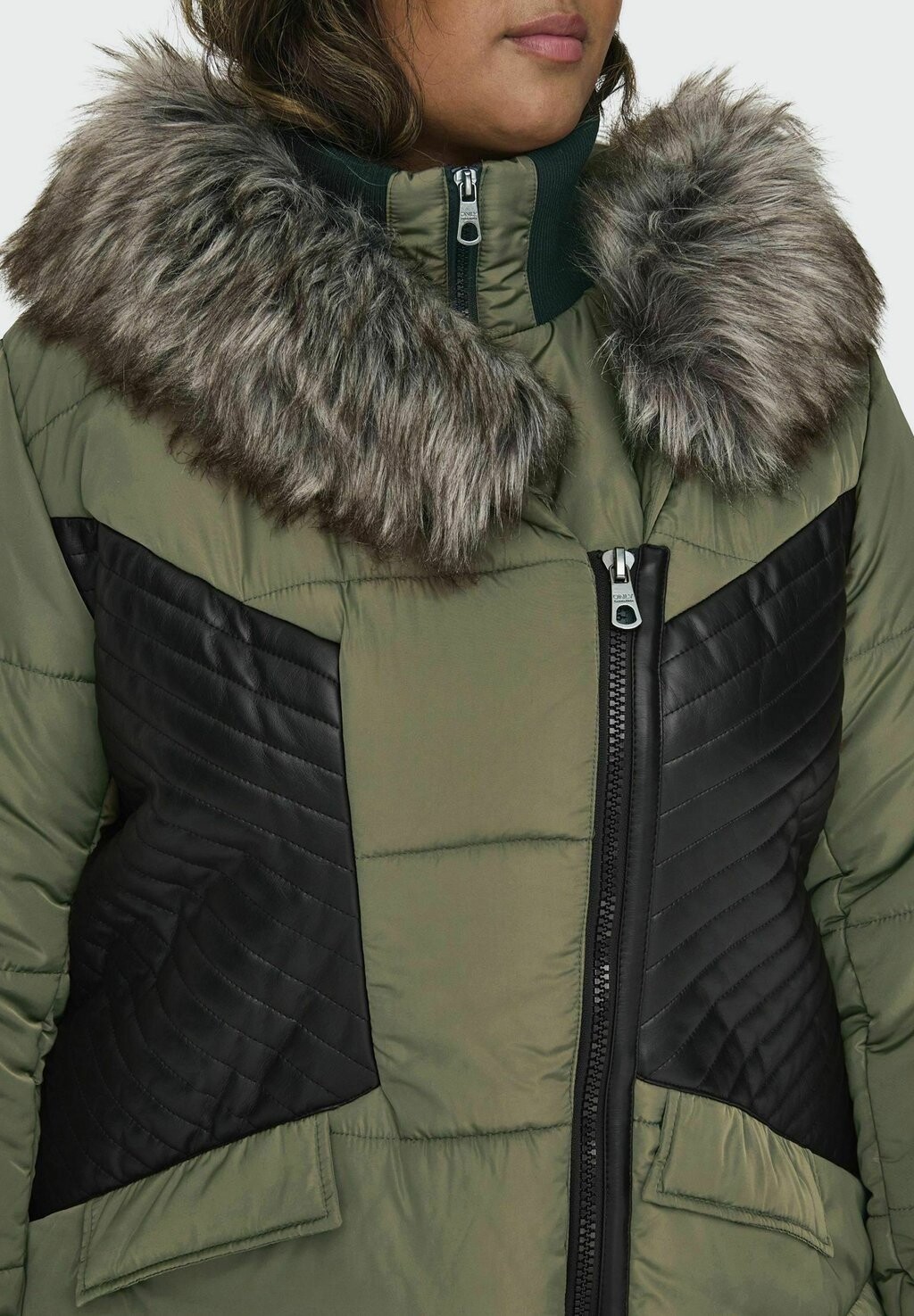 Зимнее пальто CARLITTA ONLY Carmakoma, светло-зеленый
Зимнее пальто CARLITTA ONLY Carmakoma, светло-зеленый