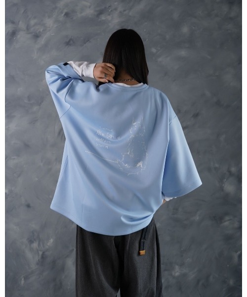 NOIZY Футболка с коротким рукавом, графический принт на спине, Cat One Point
NOIZY Футболка с коротким рукавом, графический принт на спине, Cat One Point