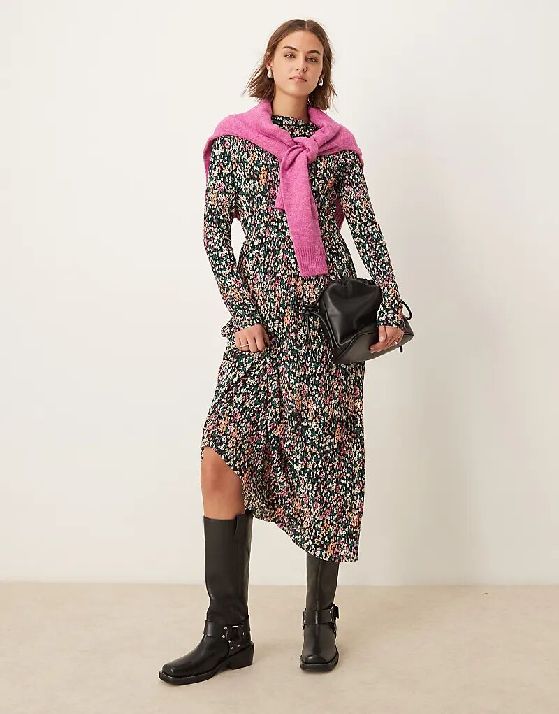 Цветочное макси-платье черного цвета JDY
Цветочное макси-платье черного цвета JDY