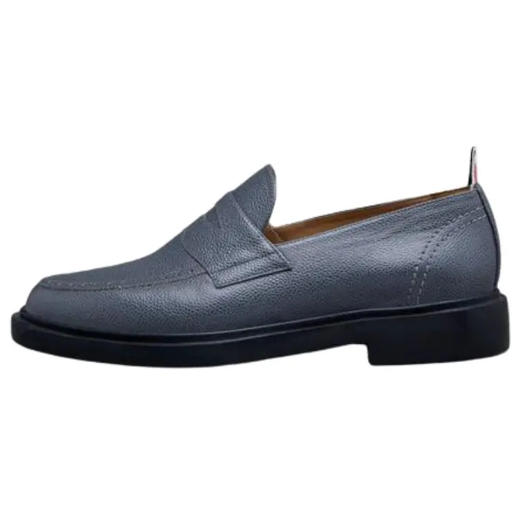 THOM BROWNE · Повседневная мужская обувь синего цвета
THOM BROWNE · Повседневная мужская обувь синего цвета