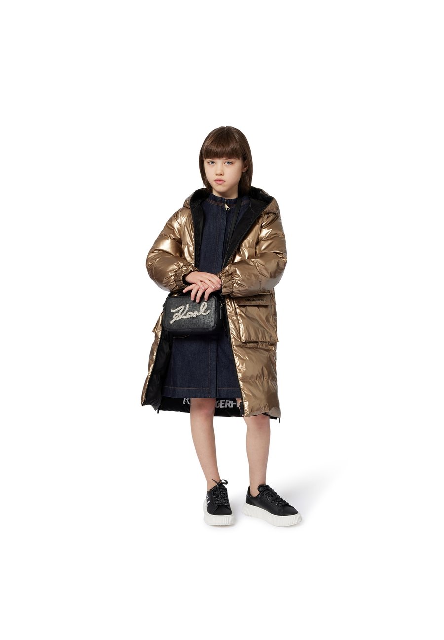 Зимнее пальто KARL LAGERFELD KIDS REVERSIBLE, Black Gold/Black
Зимнее пальто KARL LAGERFELD KIDS REVERSIBLE, Black Gold/Black