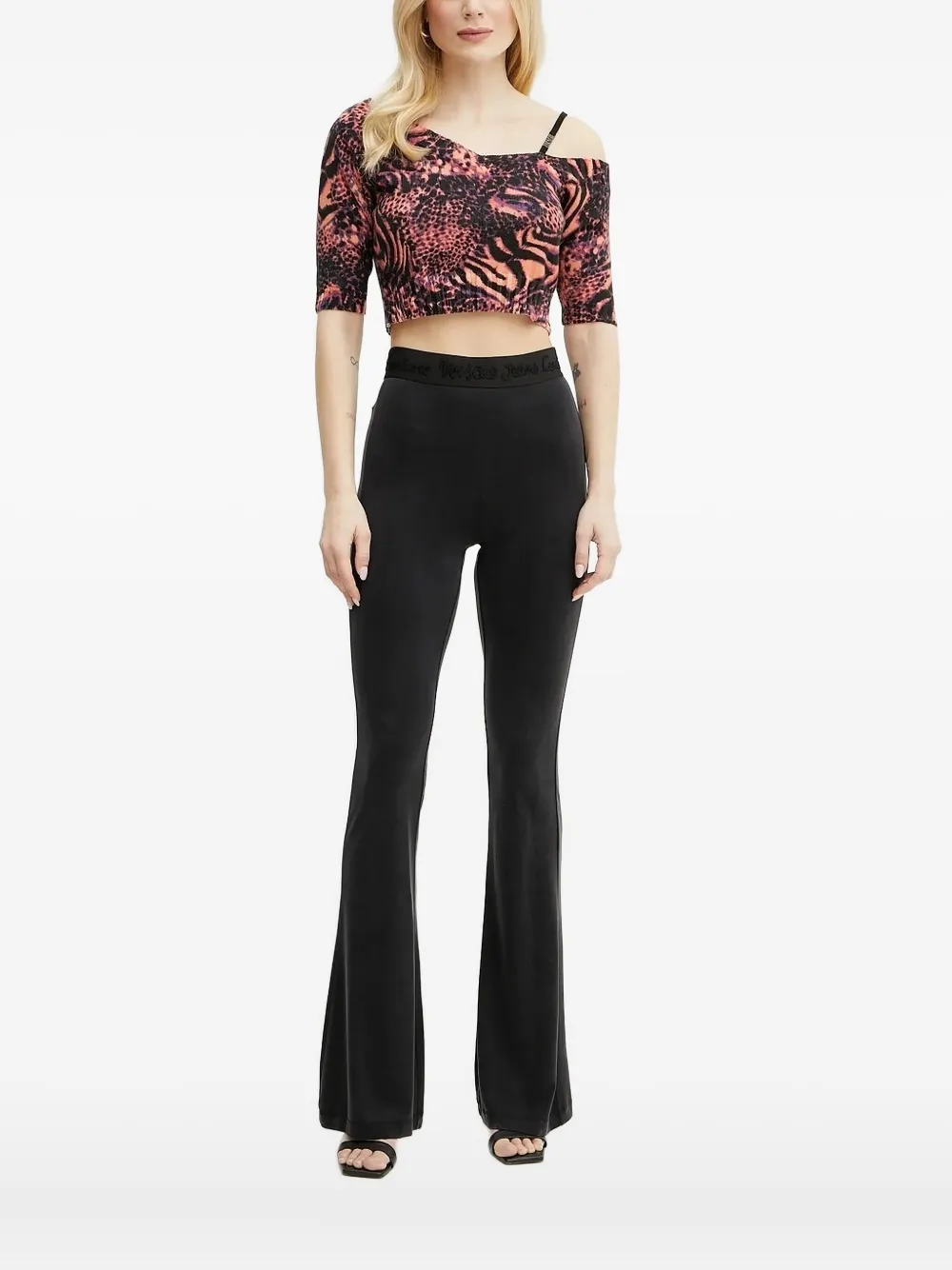 Топ на одно плечо с анималистичным принтом Versace Jeans Couture, оранжевый
Топ на одно плечо с анималистичным принтом Versace Jeans Couture, оранжевый