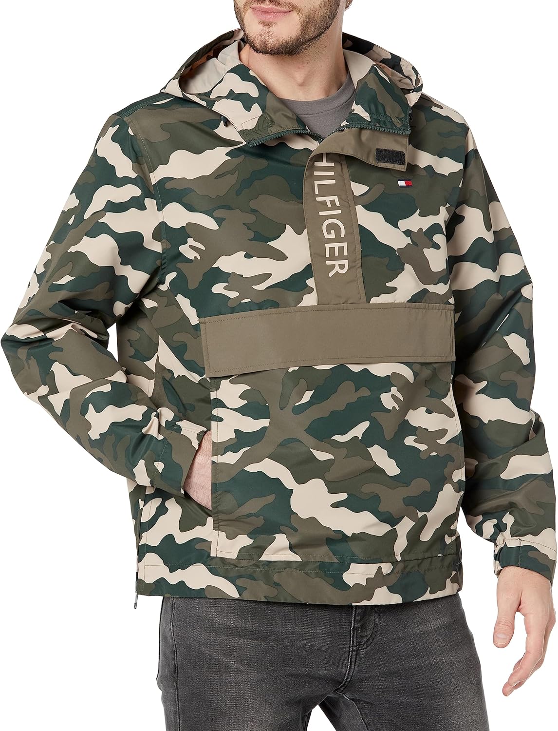 Мужская легкая сумка-тоут Tommy Hilfiger с логотипом, Camouflage
Мужская легкая сумка-тоут Tommy Hilfiger с логотипом, Camouflage