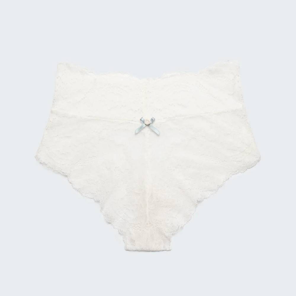 Трусы-шорты Syrn Sweet Escape High Rise Cheeky, белый
Трусы-шорты Syrn Sweet Escape High Rise Cheeky, белый