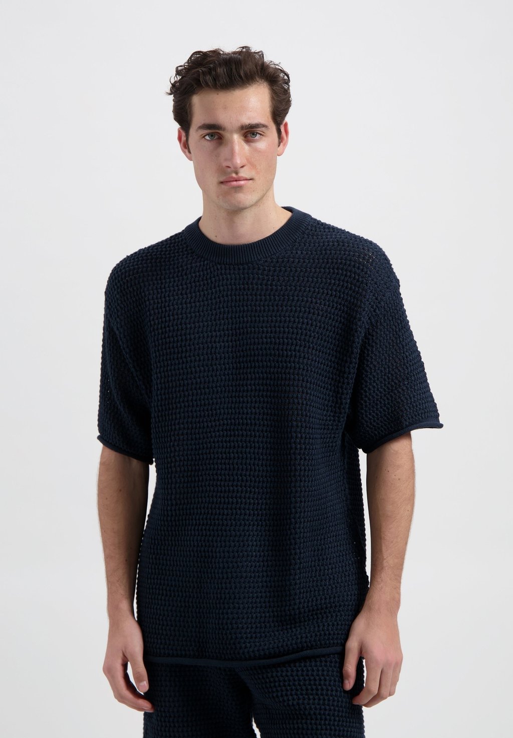 Футболка с принтом HANG ELEVEN, темно-синий
Футболка с принтом HANG ELEVEN, темно-синий