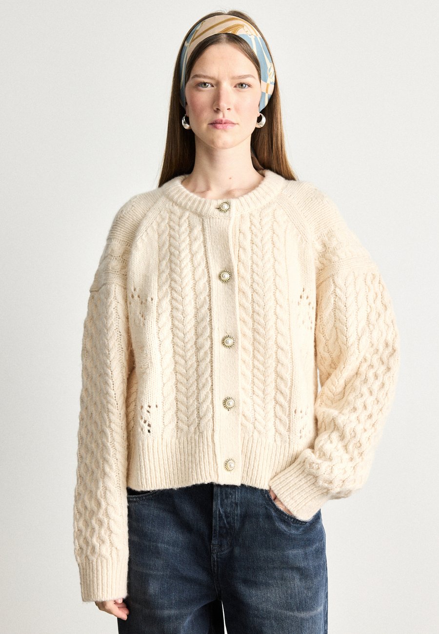 Кардиган Tommy Jeans PREPPY CABLE CARDIGAN, Cream White/White
Кардиган Tommy Jeans PREPPY CABLE CARDIGAN, Cream White/White