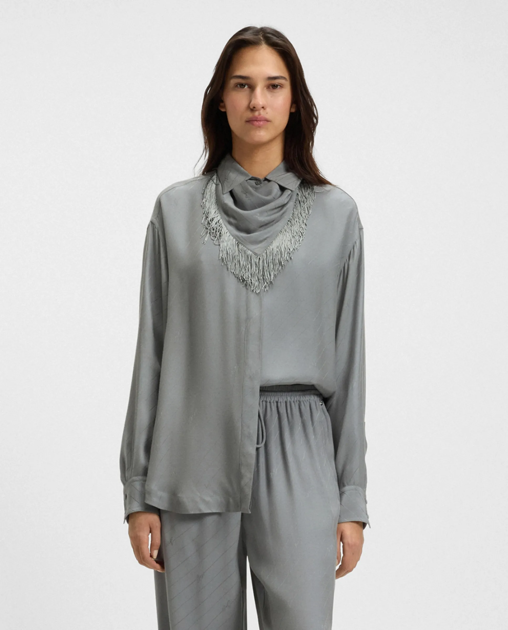 Длинная рубашка из жаккарда Boss Orange, серый
Длинная рубашка из жаккарда Boss Orange, серый