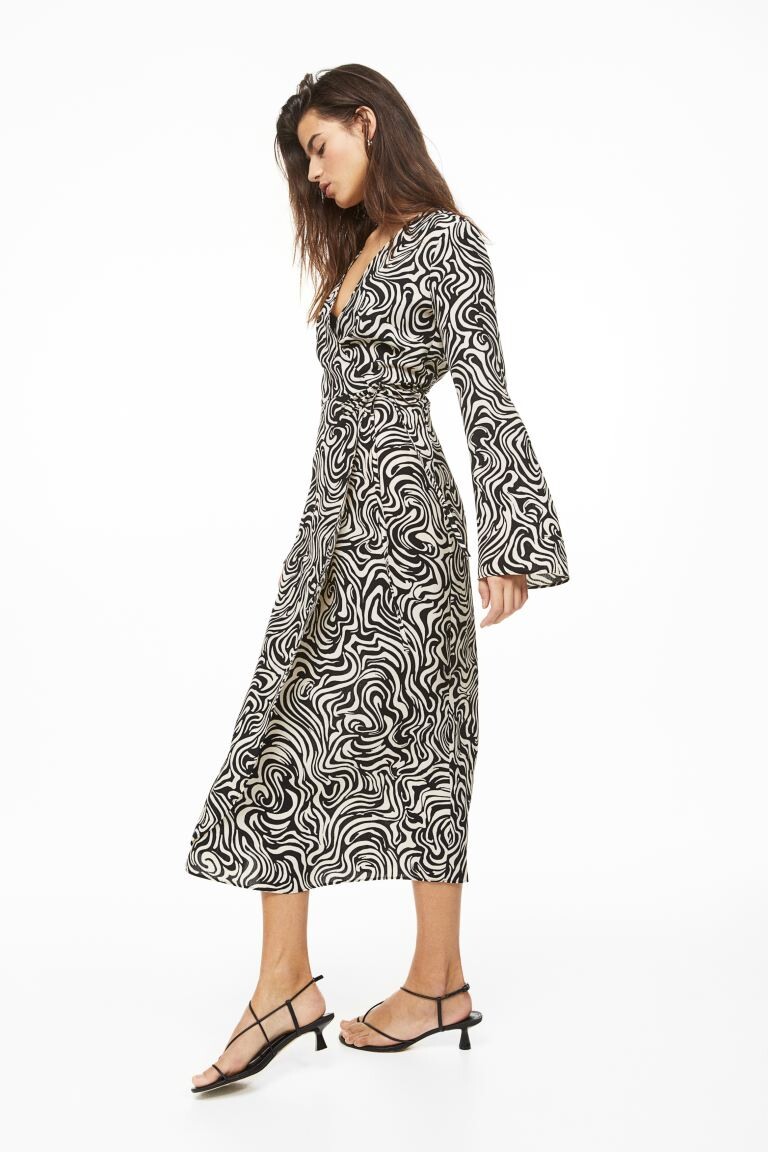 Платье из крепа с запахом H&M, черный/узор
Платье из крепа с запахом H&M, черный/узор