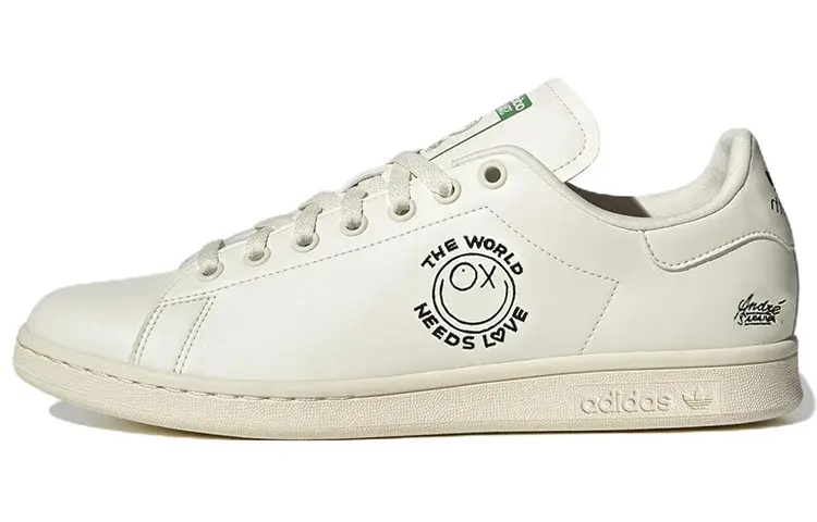 Кроссовки André Saraiva x adidas originals StanSmith The World Needs Love Unisex, белый 
Кроссовки André Saraiva x adidas originals StanSmith The World Needs Love Unisex, белый