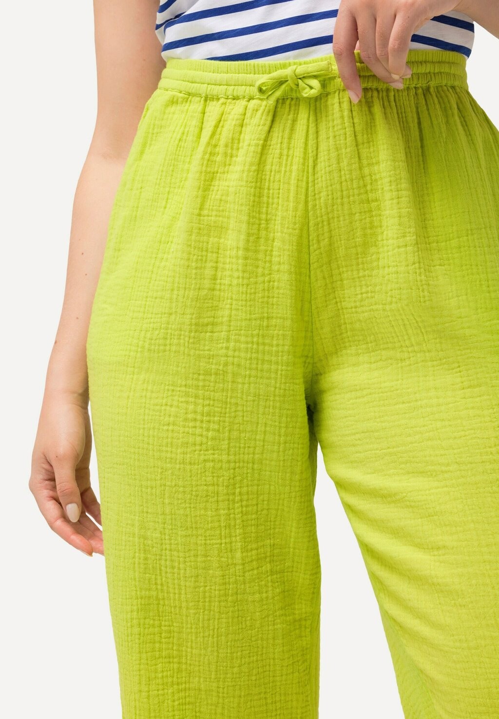 Тканевые брюки MUSLIN PULL-ON Ulla Popken, неоновый зеленый
Тканевые брюки MUSLIN PULL-ON Ulla Popken, неоновый зеленый