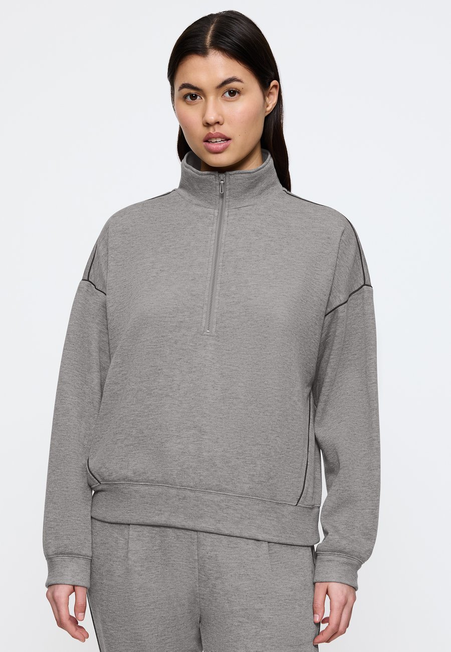 Толстовка Triumph Sweatshirt, Medium Grey Melange/Grey
Толстовка Triumph Sweatshirt, Medium Grey Melange/Grey