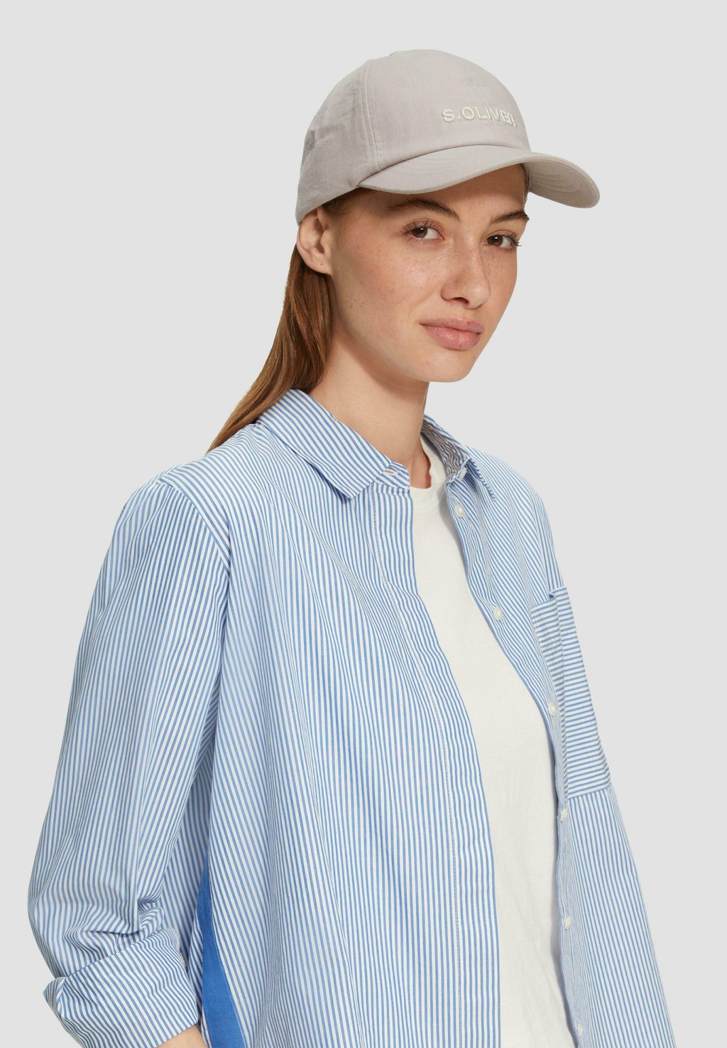 Бейсболка MIT LOGO-STICKEREI s.Oliver, светло-серый
Бейсболка MIT LOGO-STICKEREI s.Oliver, светло-серый