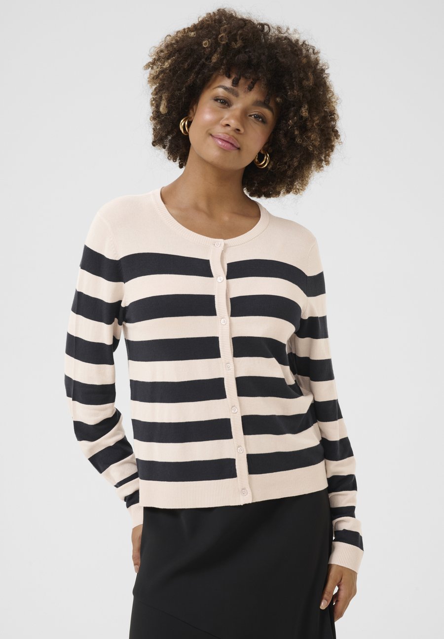 Кардиган Culture Cardigan, Whitecap Salute Stripe/White
Кардиган Culture Cardigan, Whitecap Salute Stripe/White