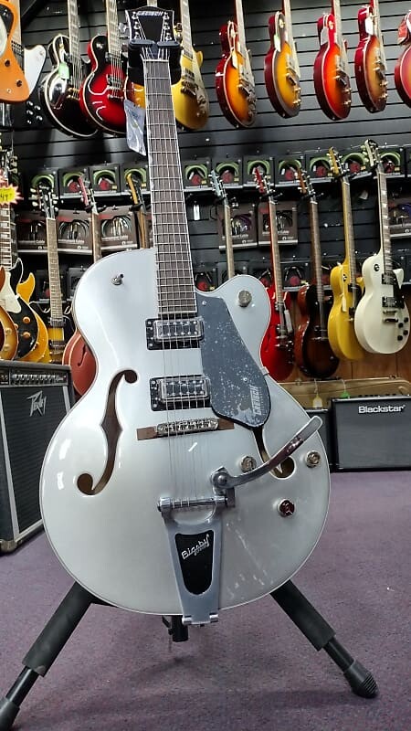 Gretsch G5420T Электроматик Классик G5420T Electromatic Classic
Gretsch G5420T Электроматик Классик G5420T Electromatic Classic