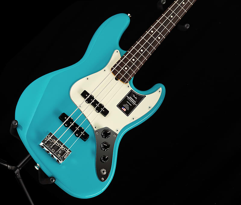 Fender American Professional II Jazz Bass Майами Синий American Professional II Jazz Bass with Rosewood Fretboard
Fender American Professional II Jazz Bass Майами Синий American Professional II Jazz Bass with Rosewood Fretboard
