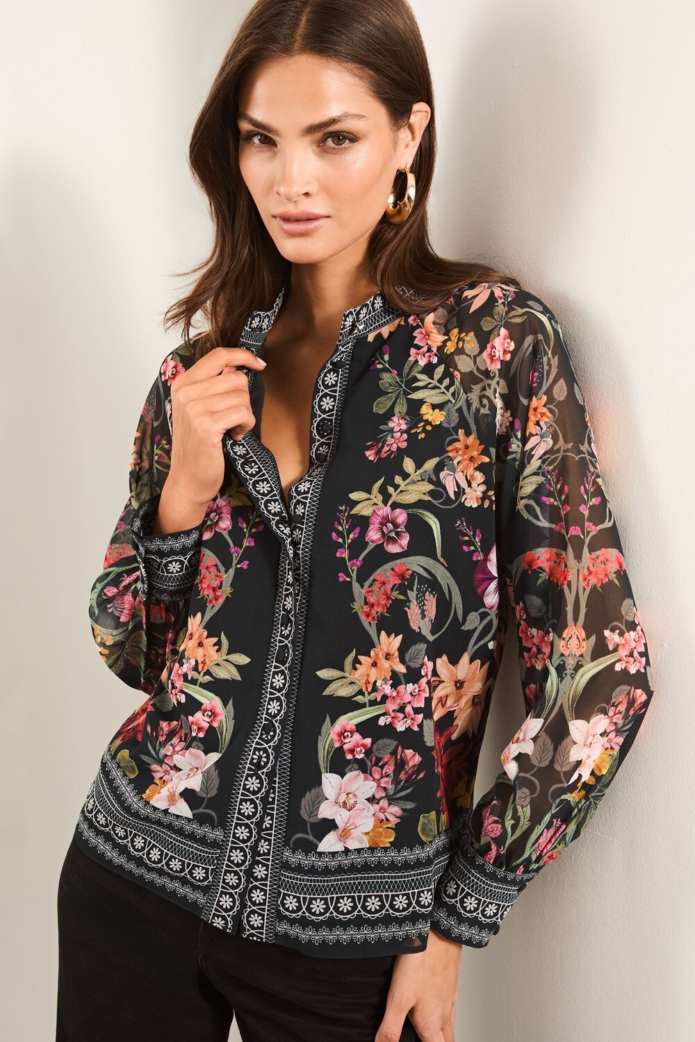 Блузка с длинными рукавами и воротником стойкой Lipsy, черный
Блузка с длинными рукавами и воротником стойкой Lipsy, черный