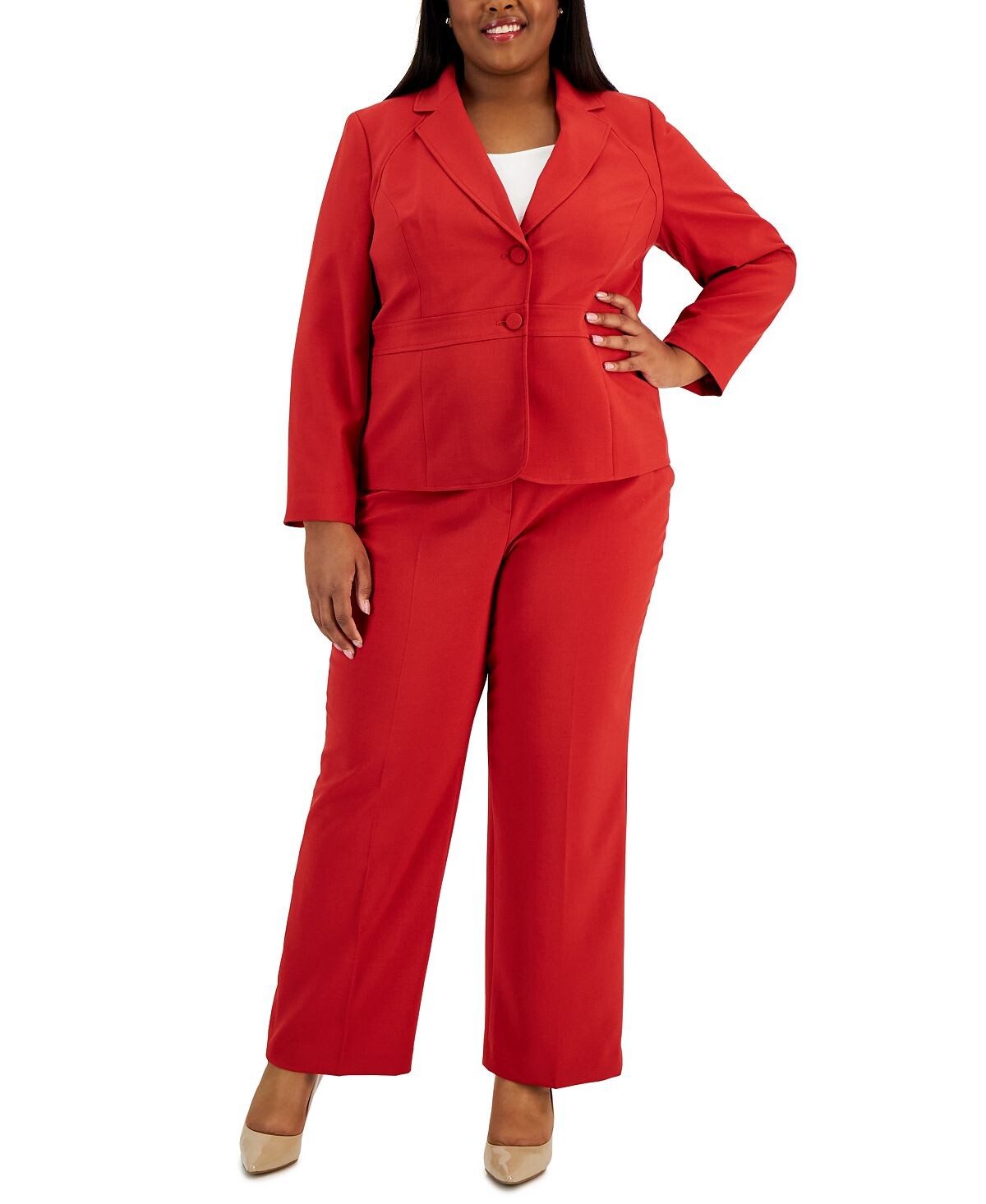 Креповый пиджак с двумя пуговицами больших размеров, брючный костюм Le Suit
Креповый пиджак с двумя пуговицами больших размеров, брючный костюм Le Suit