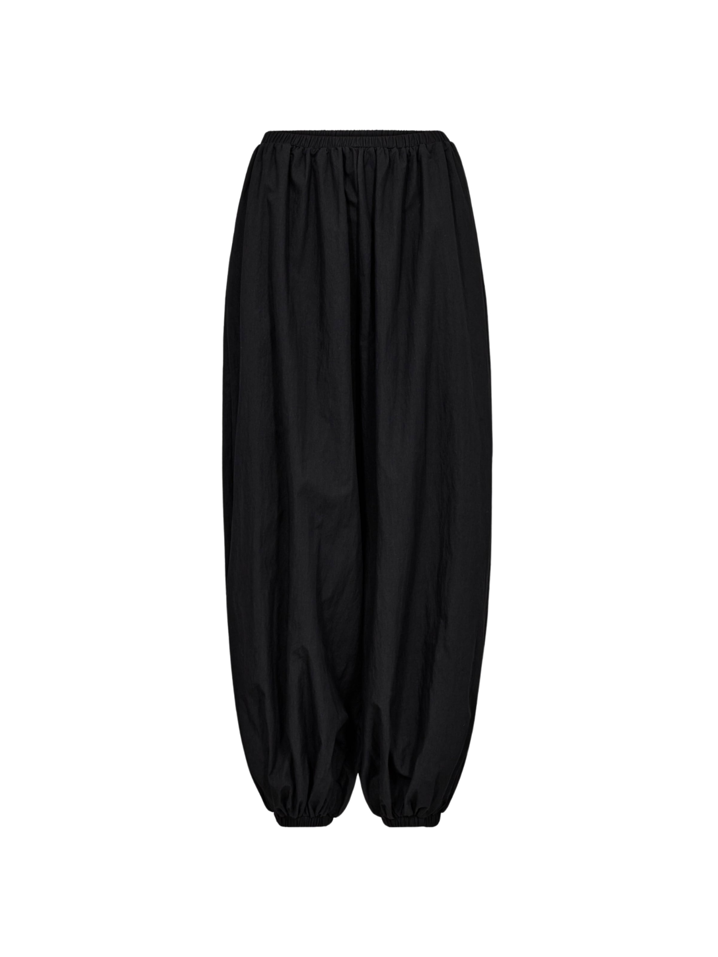 Co'couture Брюки-шаровары 'Acasia' с зауженным низом в черном цвете
Co'couture Брюки-шаровары 'Acasia' с зауженным низом в черном цвете