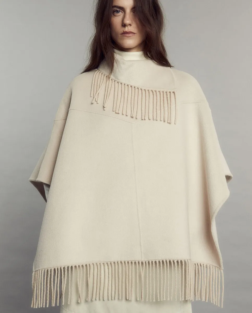 Короткая ручная накидка Sfera, светло-бежевый
Короткая ручная накидка Sfera, светло-бежевый