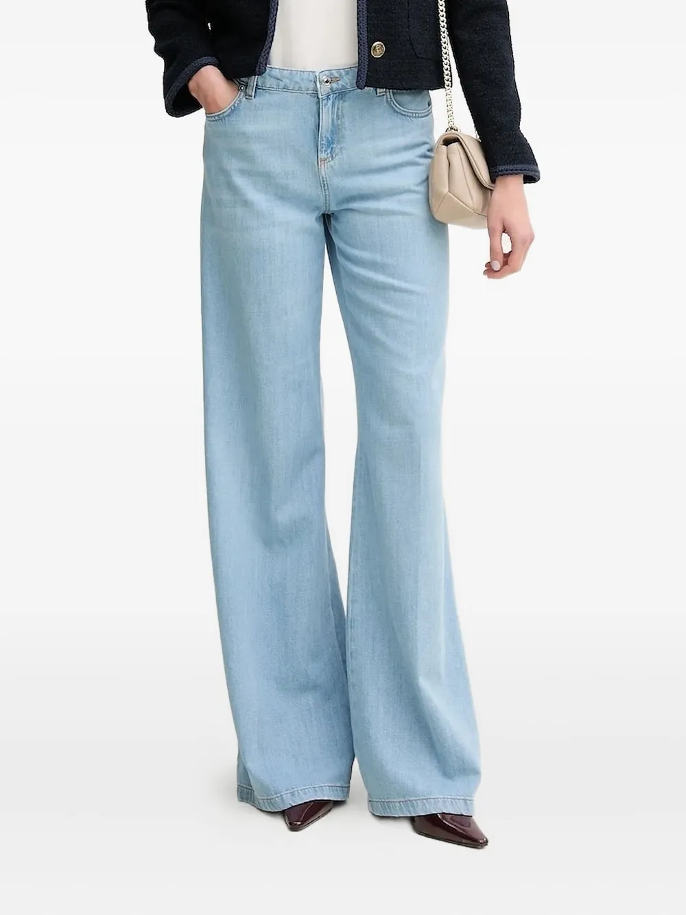 Джинсы с нашивкой-логотипом Ermanno Scervino, синий
Джинсы с нашивкой-логотипом Ermanno Scervino, синий