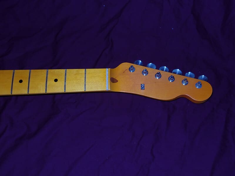21 лад, 1950 г., ручная отделка, реликвия, 9,5 C-образный винтажный гриф, Allparts Fender Licensed, кленовый гриф Telecaster Neck
21 лад, 1950 г., ручная отделка, реликвия, 9,5 C-образный винтажный гриф, Allparts Fender Licensed, кленовый гриф Telecaster Neck