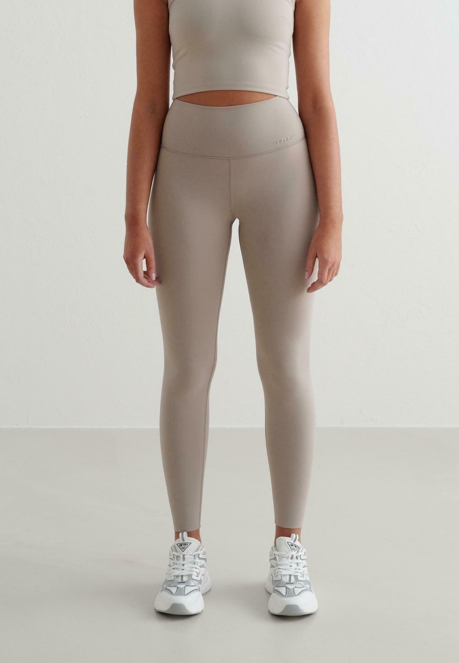 Леггинсы aim’n SENSE, Beige
Леггинсы aim’n SENSE, Beige