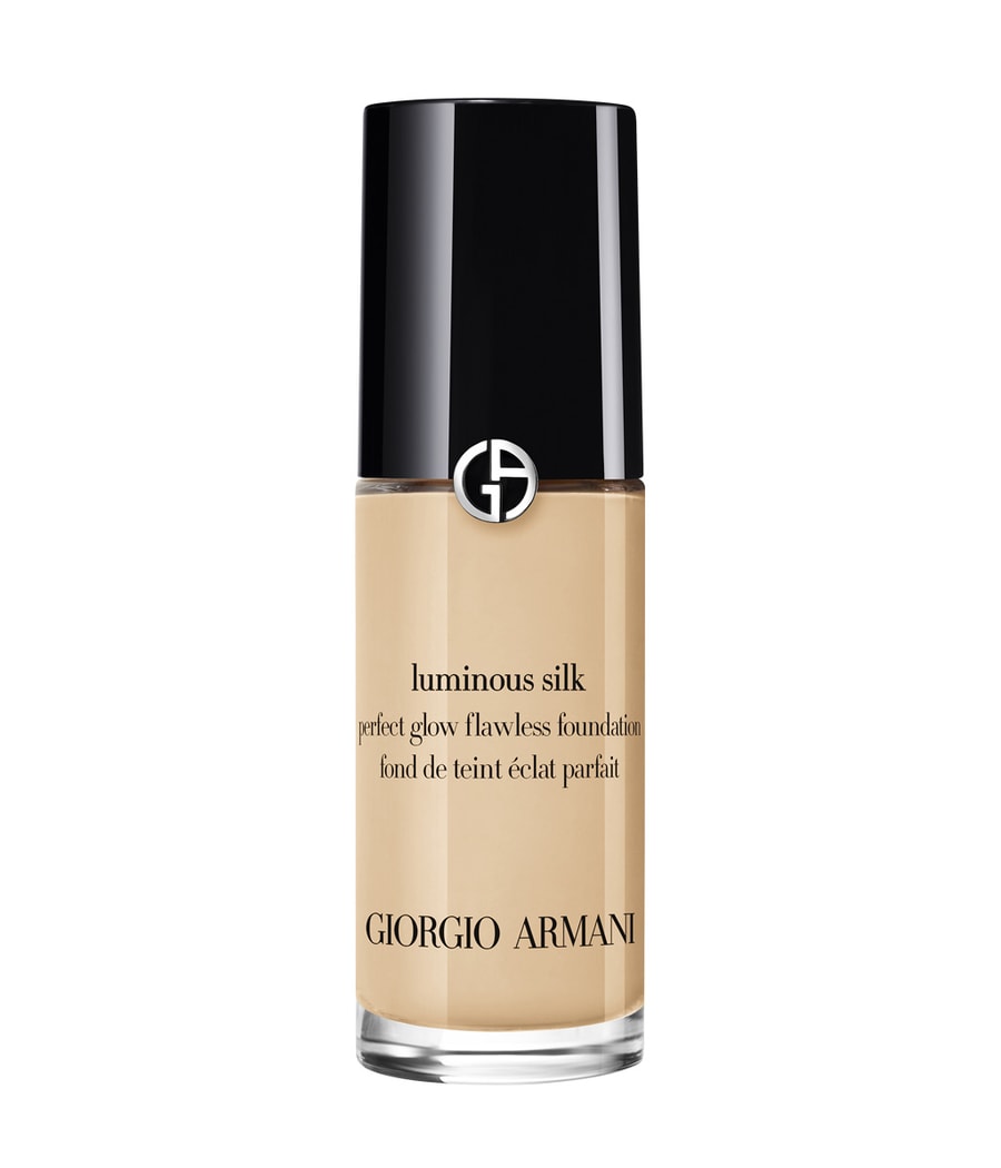 Жидкая основа Giorgio Armani Luminous Silk, Nr. 3, 18 ml
Жидкая основа Giorgio Armani Luminous Silk, Nr. 3, 18 ml