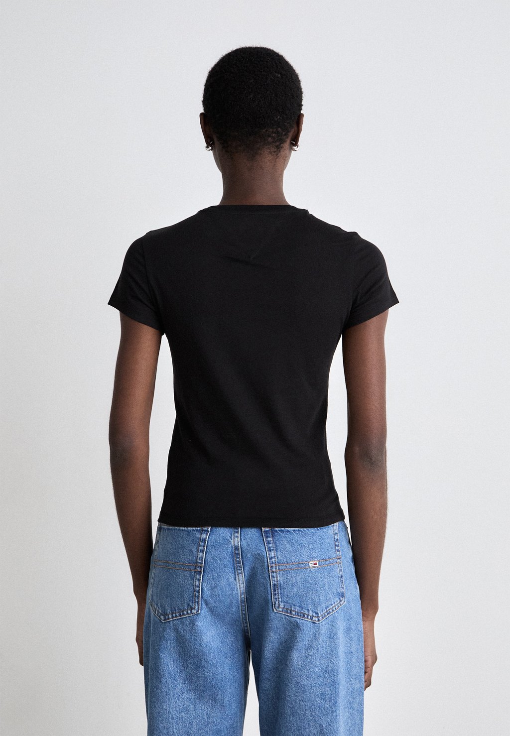 Базовая футболка SLIM C NECK TEE Tommy Jeans, черный
Базовая футболка SLIM C NECK TEE Tommy Jeans, черный