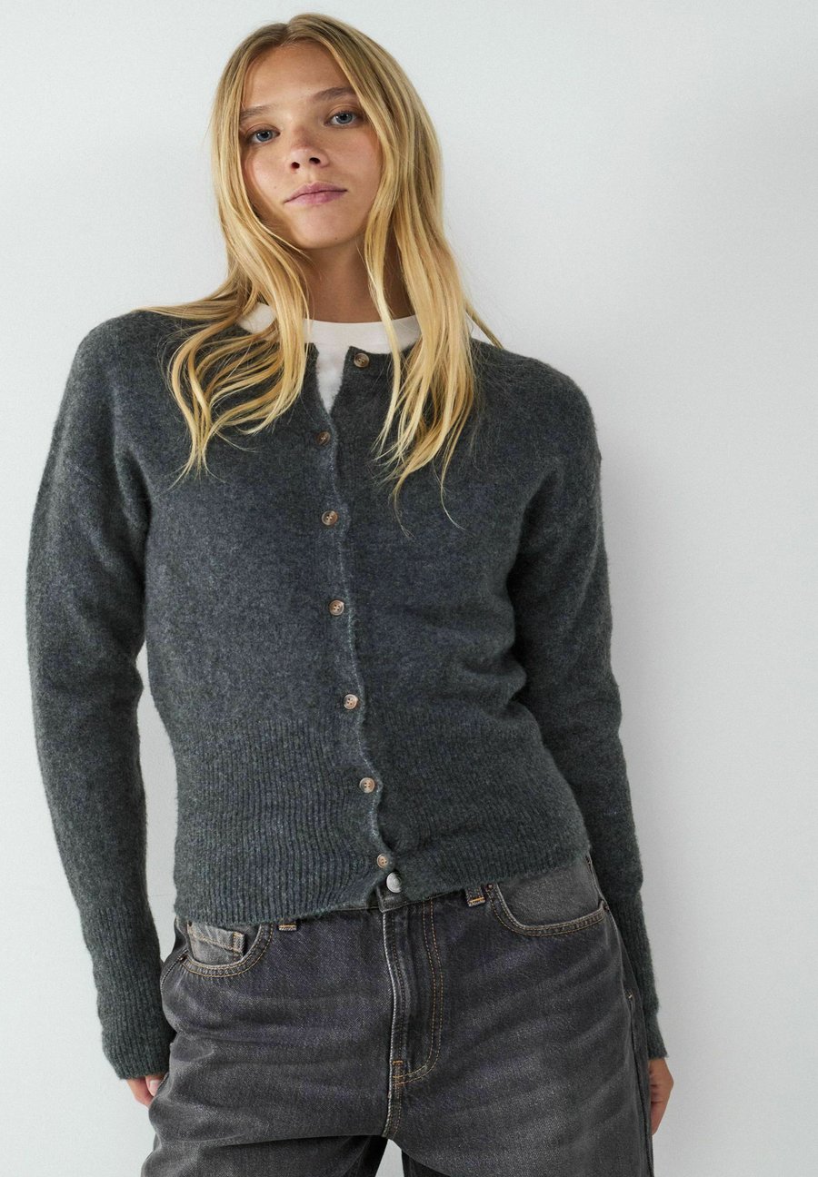 Кардиган Balmohk Cardigan, Concrete Grey/Grey
Кардиган Balmohk Cardigan, Concrete Grey/Grey