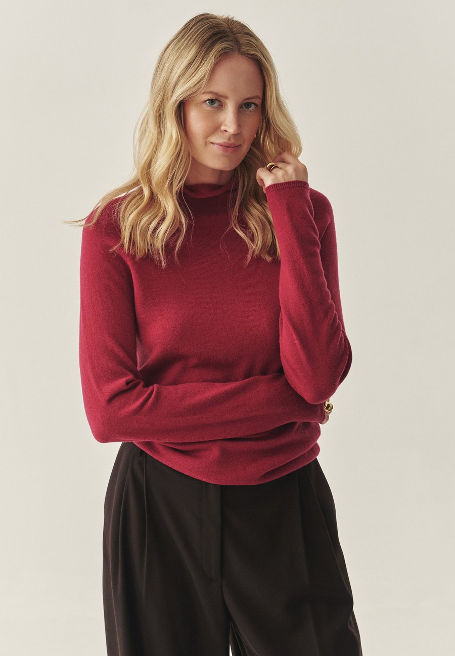 Джемпер TATUUM Jumper, Cranberry Rose/Dark Red
Джемпер TATUUM Jumper, Cranberry Rose/Dark Red