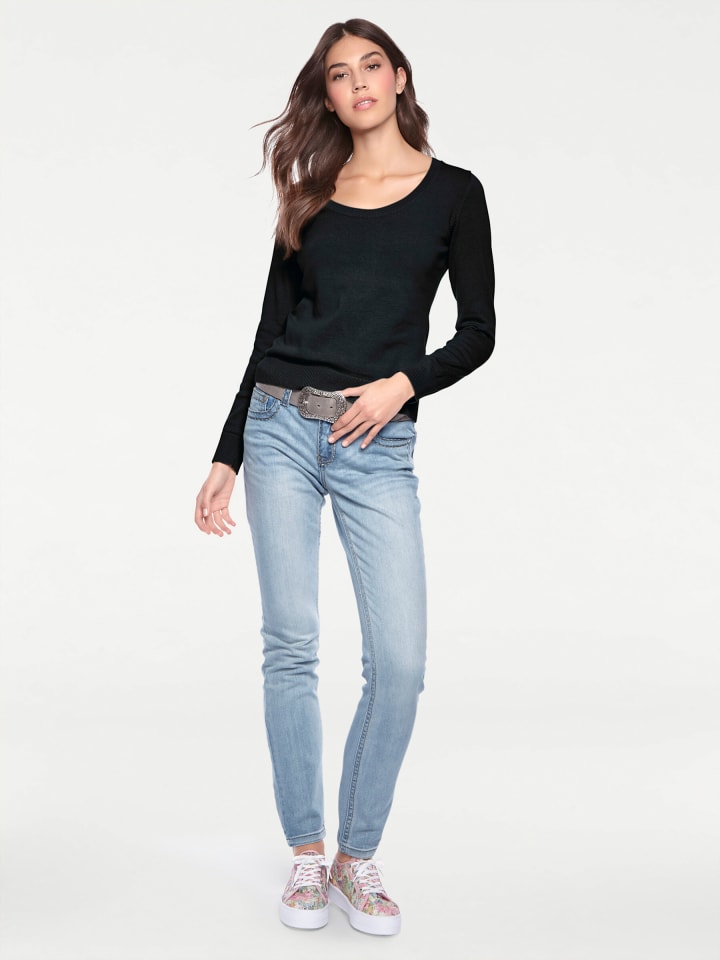 черный свитер с круглым вырезом Heine
черный свитер с круглым вырезом Heine