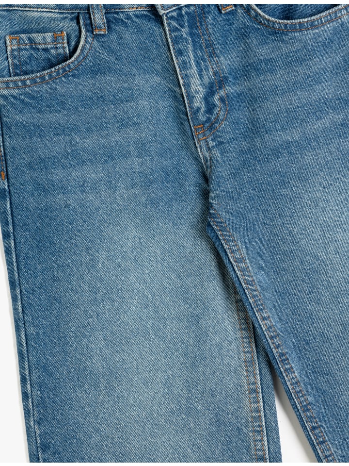 Джинсы цвета темного индиго KOTON
Джинсы цвета темного индиго KOTON