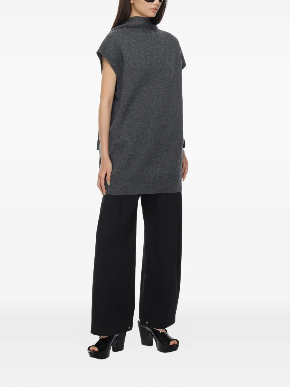 Платье мини с высоким воротником и короткими рукавами Carven, серый
Платье мини с высоким воротником и короткими рукавами Carven, серый