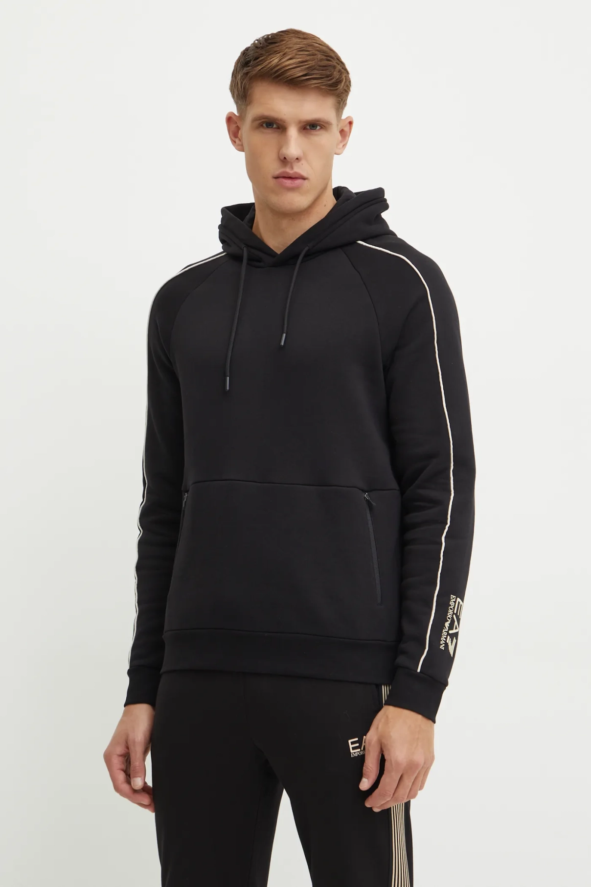 Хлопковая толстовка EA7 Emporio Armani, черный
Хлопковая толстовка EA7 Emporio Armani, черный