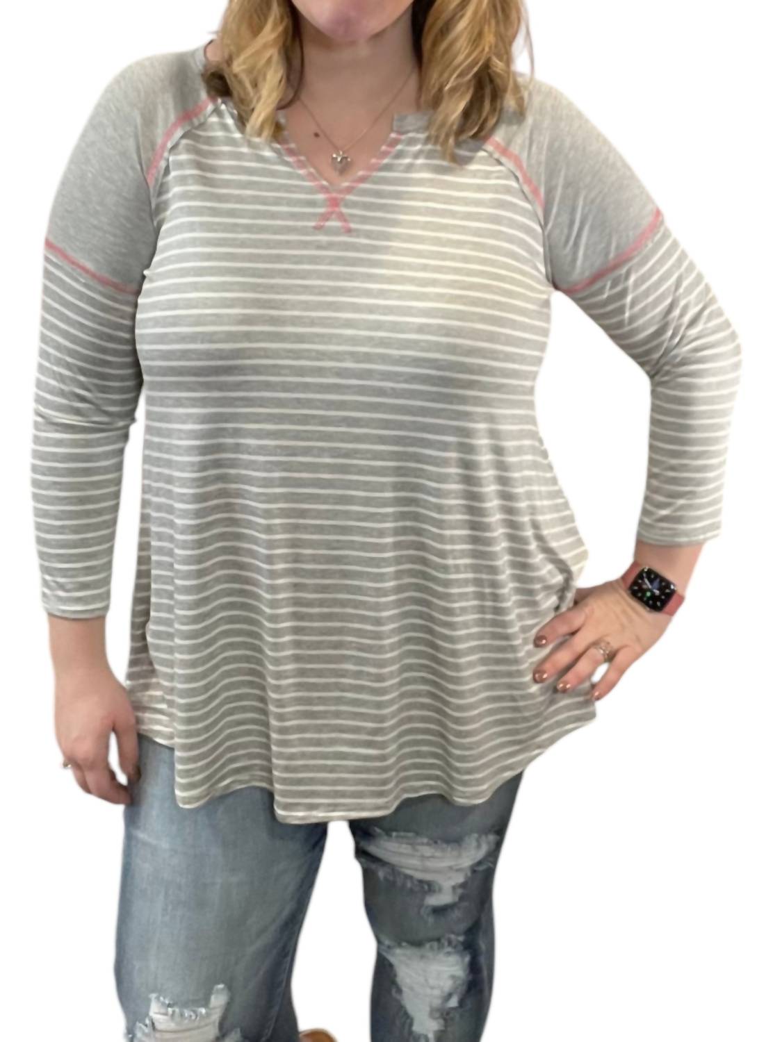 Полосатая футболка реглан серого цвета honeyme
Полосатая футболка реглан серого цвета honeyme