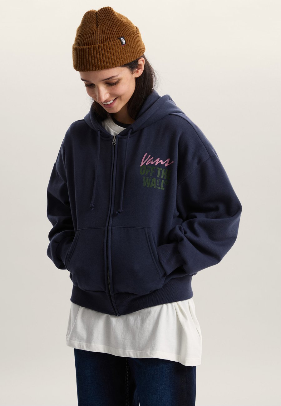 Толстовка Vans LADYWALL RETRO , Dark Blue
Толстовка Vans LADYWALL RETRO , Dark Blue