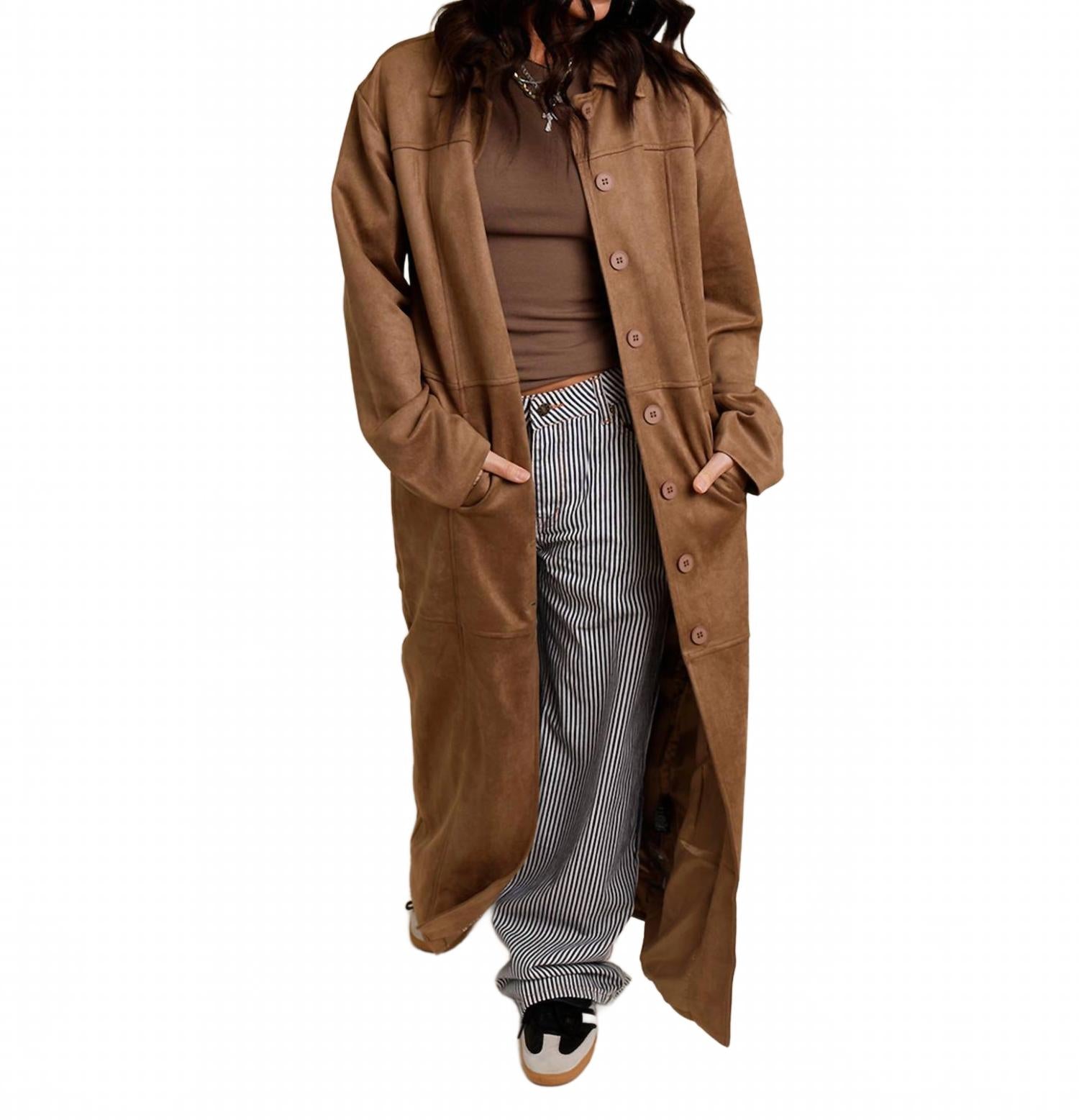 Оазис Суэд Полноразмерное пальто в коричневом Lioness
Оазис Суэд Полноразмерное пальто в коричневом Lioness