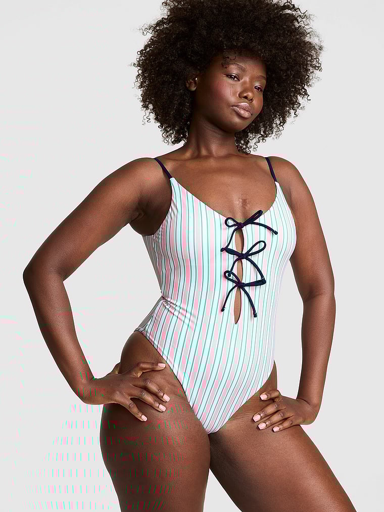 Слитный купальник с завязками спереди Pink, цвет stripe
Слитный купальник с завязками спереди Pink, цвет stripe