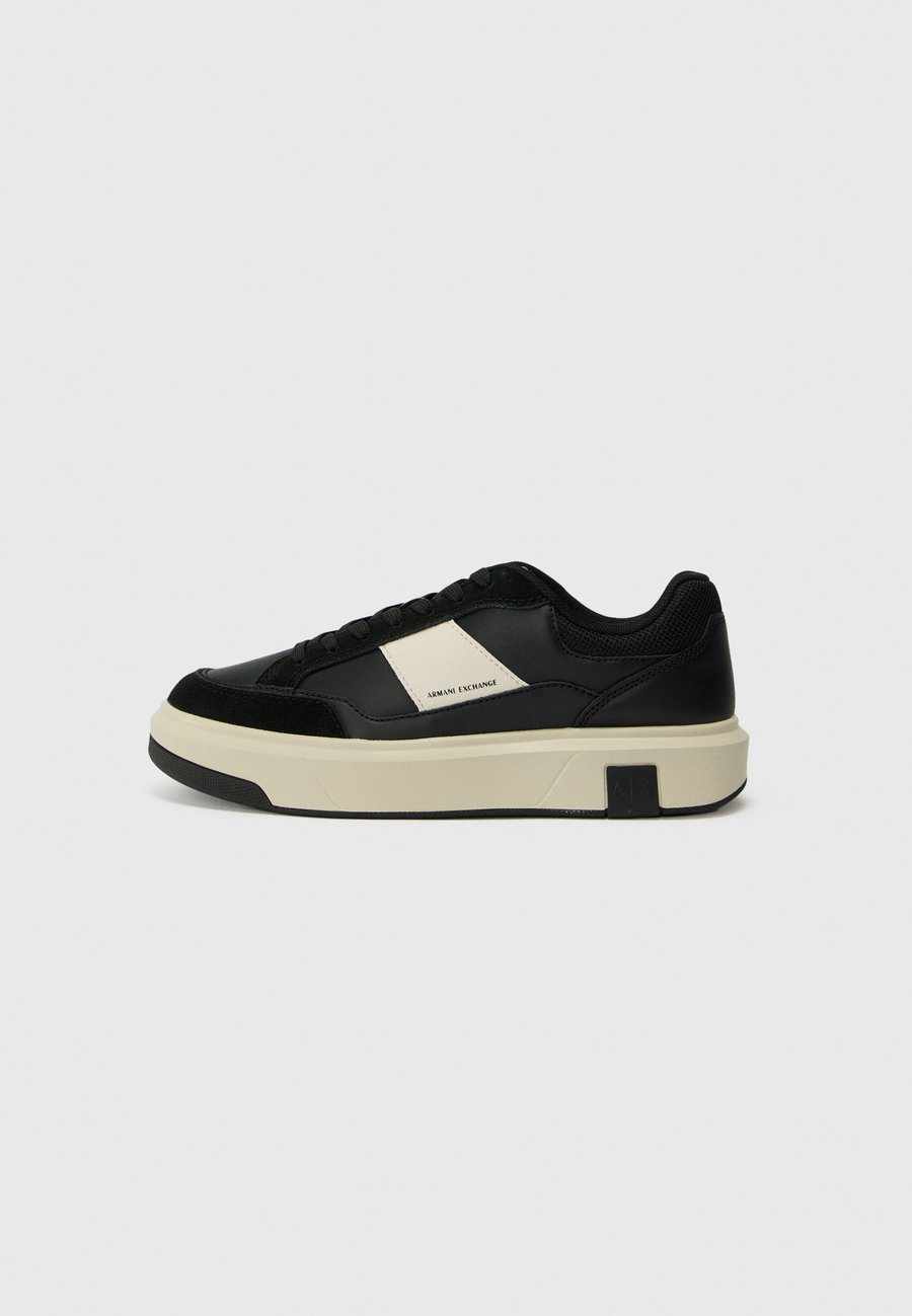 Кроссовки Armani Exchange VENICE, Black/Off White/Black
Кроссовки Armani Exchange VENICE, Black/Off White/Black