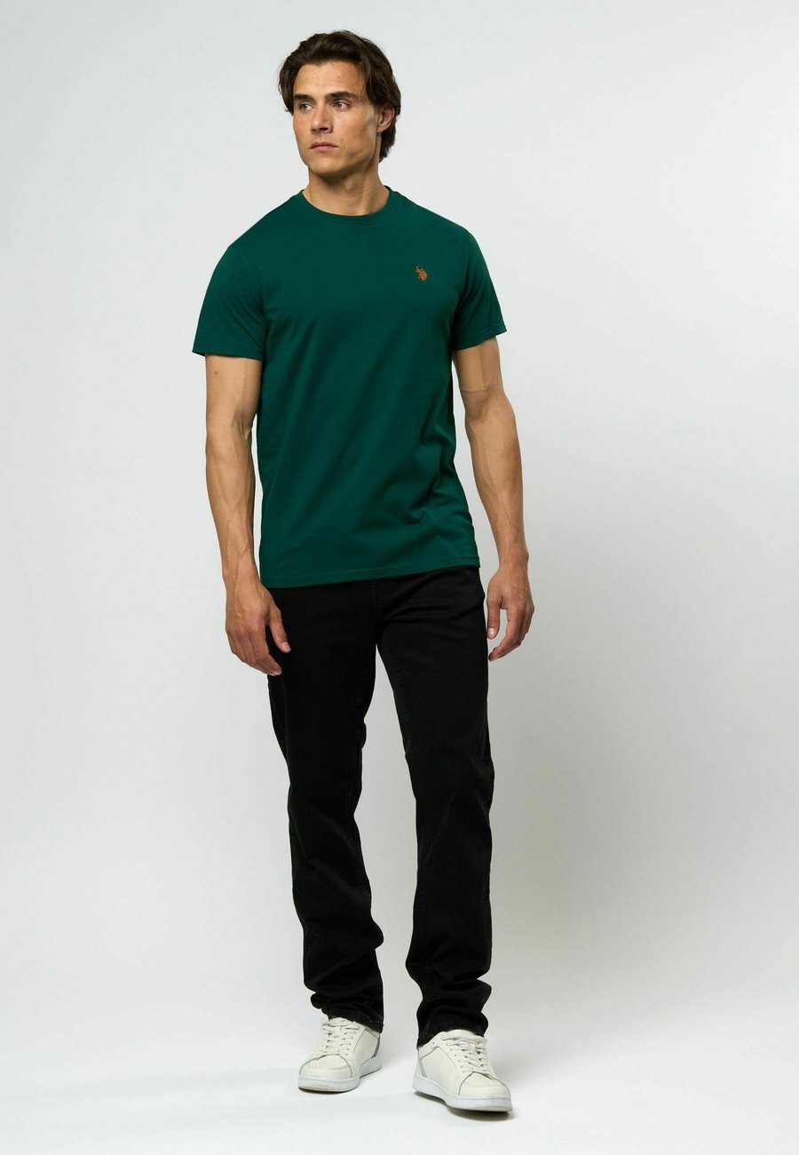 Футболка U.S. Polo Assn. ARJUN 3 PACK, Tibetanred Rainforest Darksap/Green
Футболка U.S. Polo Assn. ARJUN 3 PACK, Tibetanred Rainforest Darksap/Green