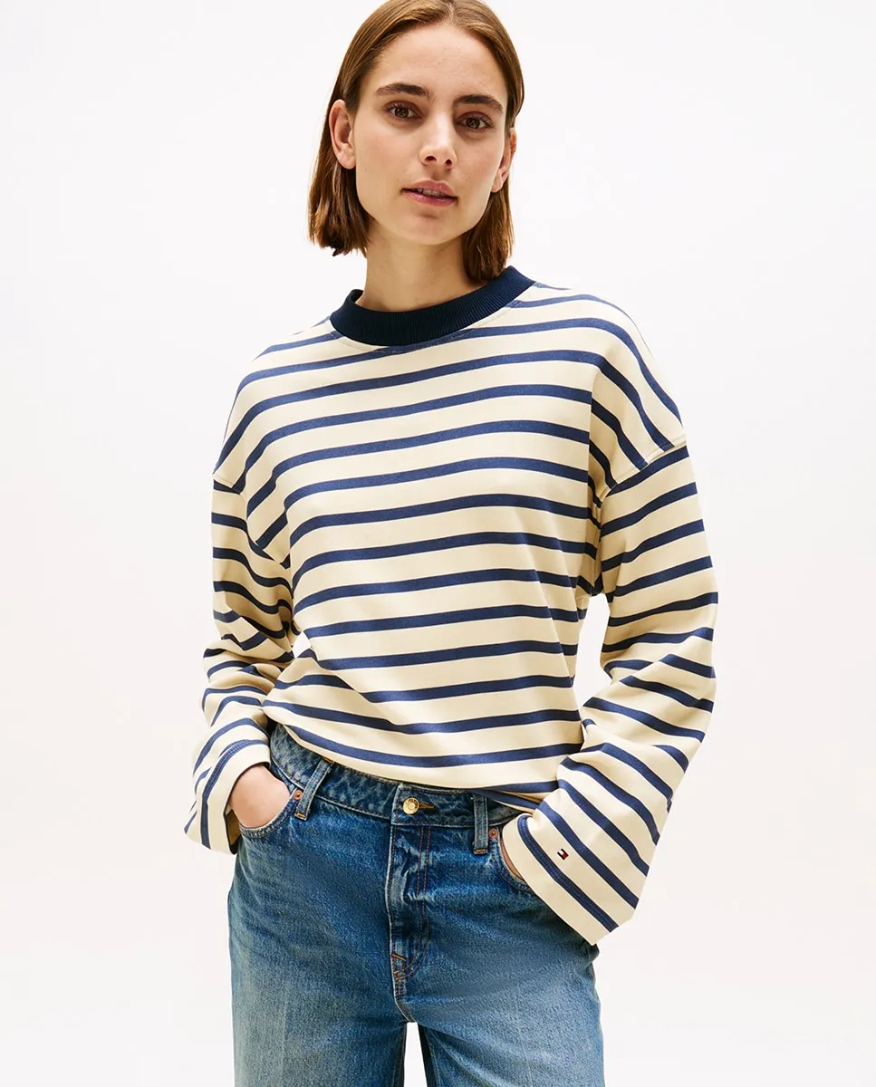 Женская полосатая толстовка с деталями в виде золотых пуговиц Tommy Hilfiger
Женская полосатая толстовка с деталями в виде золотых пуговиц Tommy Hilfiger