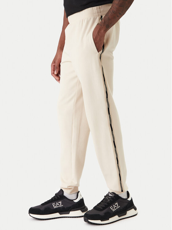Спортивные брюки regular fit 7M001482 AF12660 U1088 Ea7 Emporio Armani, бежевый
Спортивные брюки regular fit 7M001482 AF12660 U1088 Ea7 Emporio Armani, бежевый