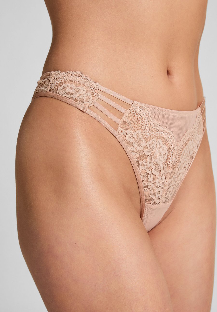 Трусы Hunkemöller BRIAR, Beige
Трусы Hunkemöller BRIAR, Beige
