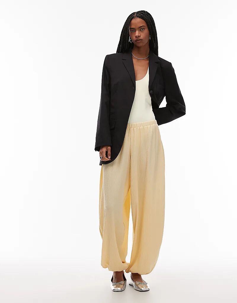 Желтые фактурные брюки-баллоны от ASOS DESIGN
Желтые фактурные брюки-баллоны от ASOS DESIGN