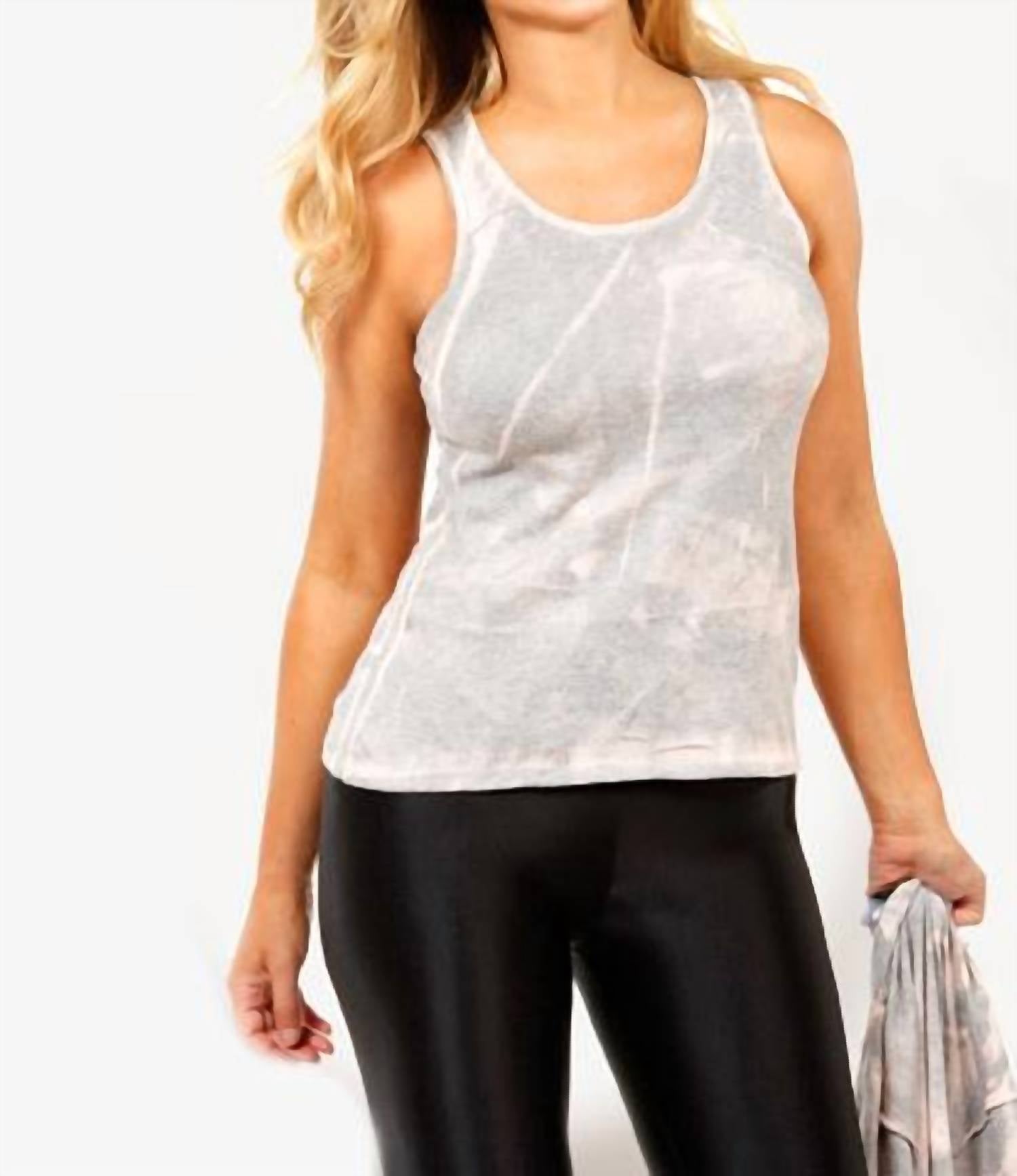 Блестящая майка из мрамора ANGEL, цвет marble
Блестящая майка из мрамора ANGEL, цвет marble