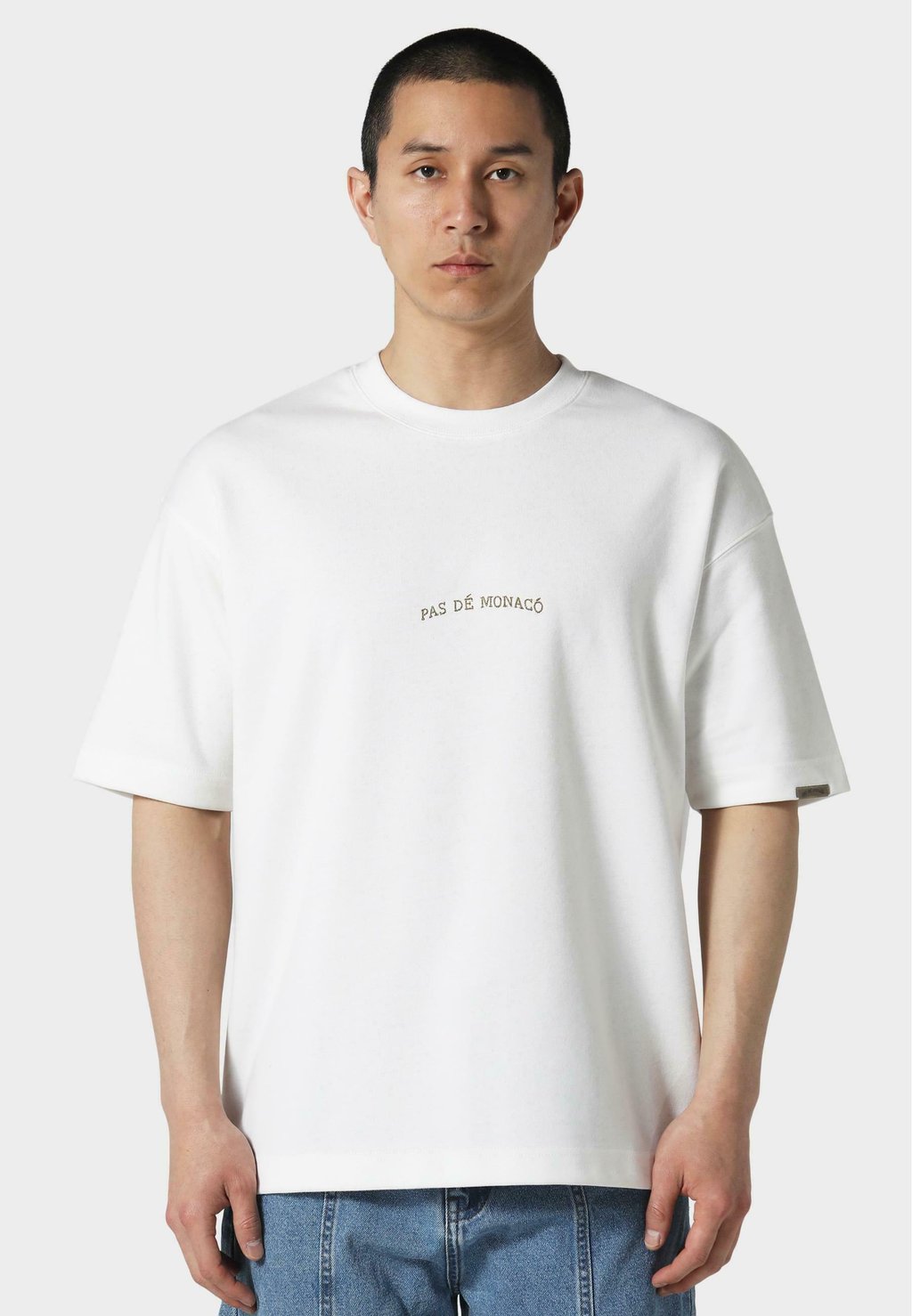 Базовая футболка BRODERIE Pas de Monaco, кремовый
Базовая футболка BRODERIE Pas de Monaco, кремовый